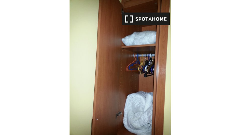 Double room Madrid, 6 beds, 150m² — photo 3