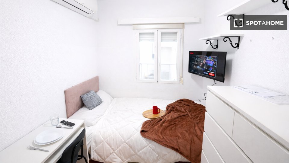 Habitación en piso compartido de 4 habitaciones en alquiler, Palacio, Madrid