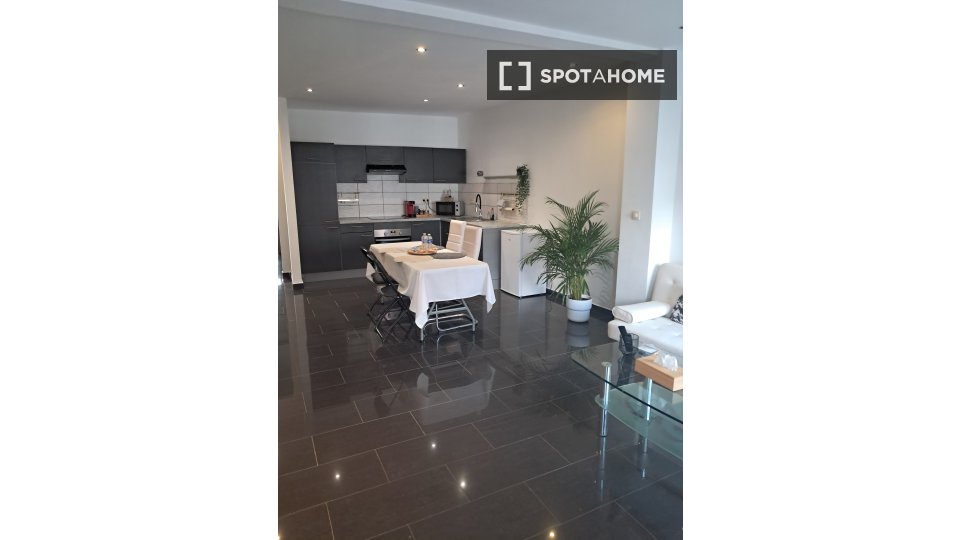 Apartment Liege, 2 beds, 80m² — photo 1