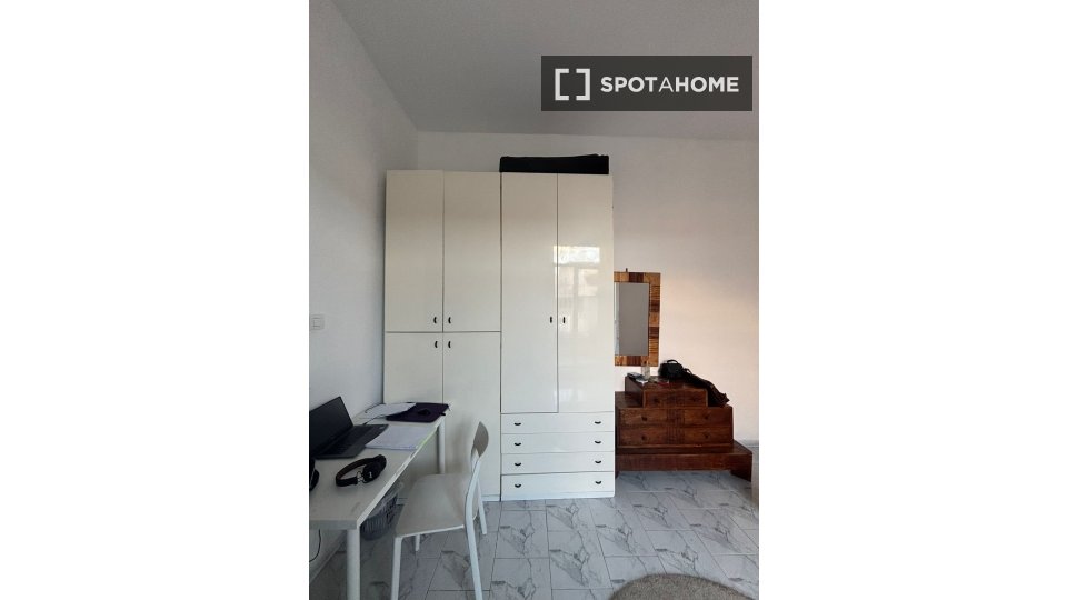 Double room Naples, 3 beds — photo 7