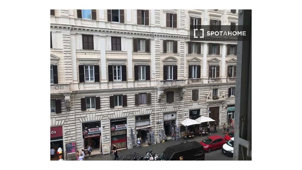 Apartment Rome, 1 bed, 77m² — photo 15