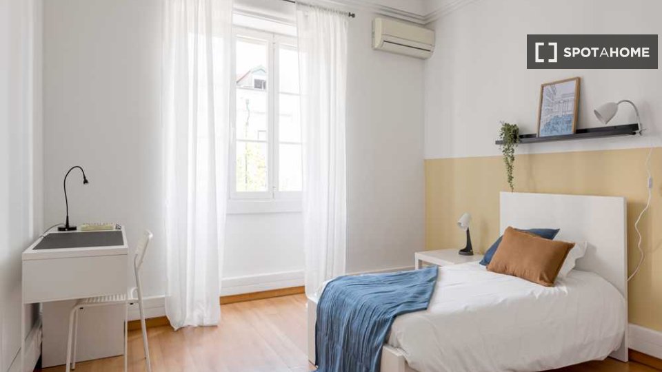 Double room Lisbon, 13 beds — photo 36