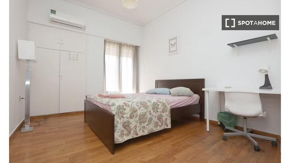 Double room Athens, 5 beds — photo 1