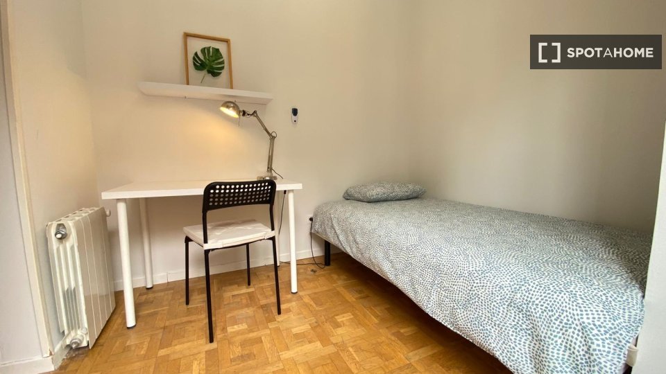 Double room Madrid, 7 beds — photo 13