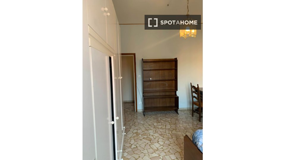 Double room Bologna, 3 beds — photo 10