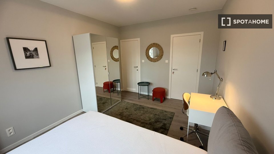 Double room Brussels, 5 beds — photo 25