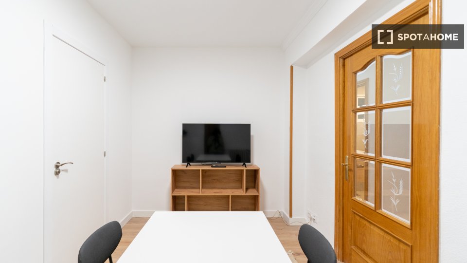 Double room Madrid, 5 beds — photo 15