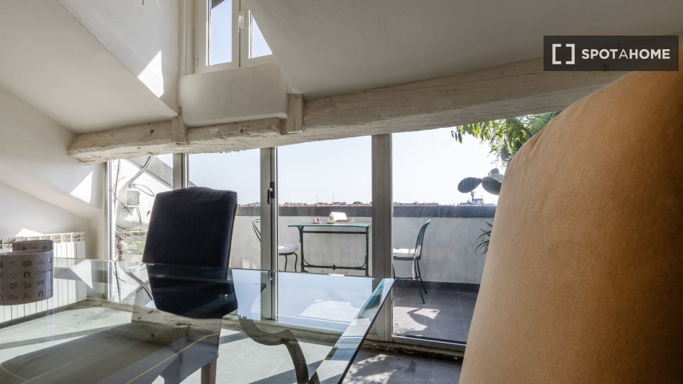 Apartment Milan, 1 bed, 80m² — photo 2