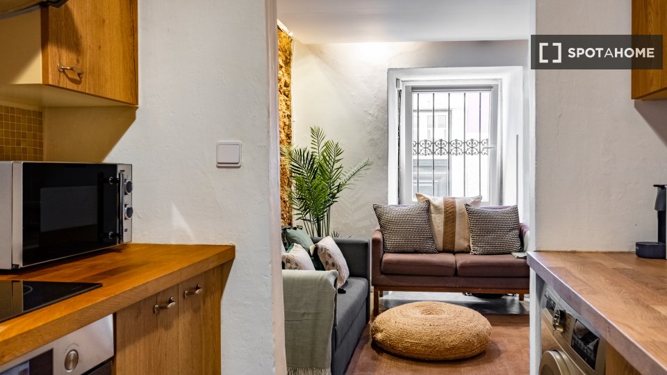 Apartment Lisbon, 2 beds, 84m² — photo 3
