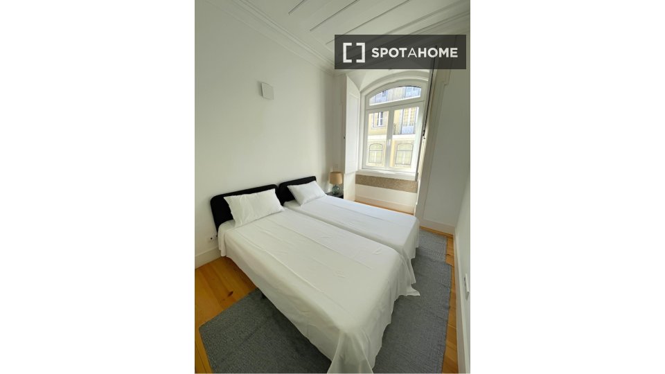 Apartment Lisbon, 2 beds, 104m² — photo 15