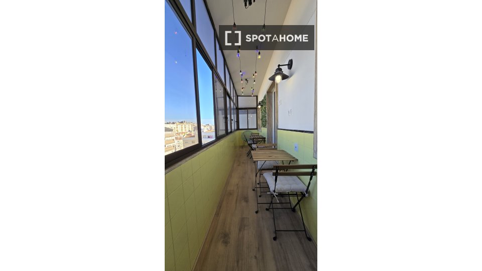 Double room Lisbon, 5 beds, 130m² — photo 26
