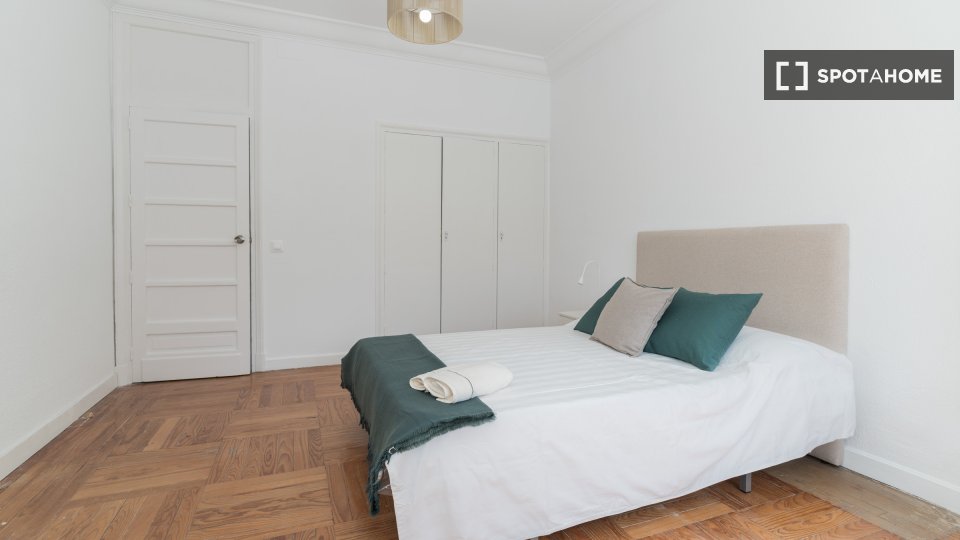 Double room Madrid, 10 beds, 380m² — photo 15