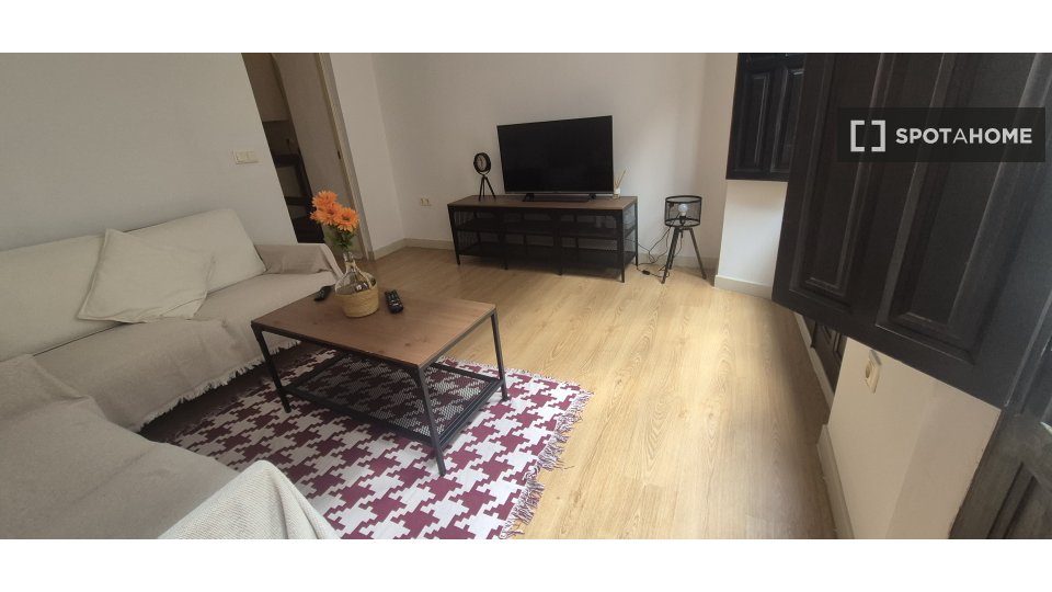Apartment Granada, 1 bed, 73m² — photo 10