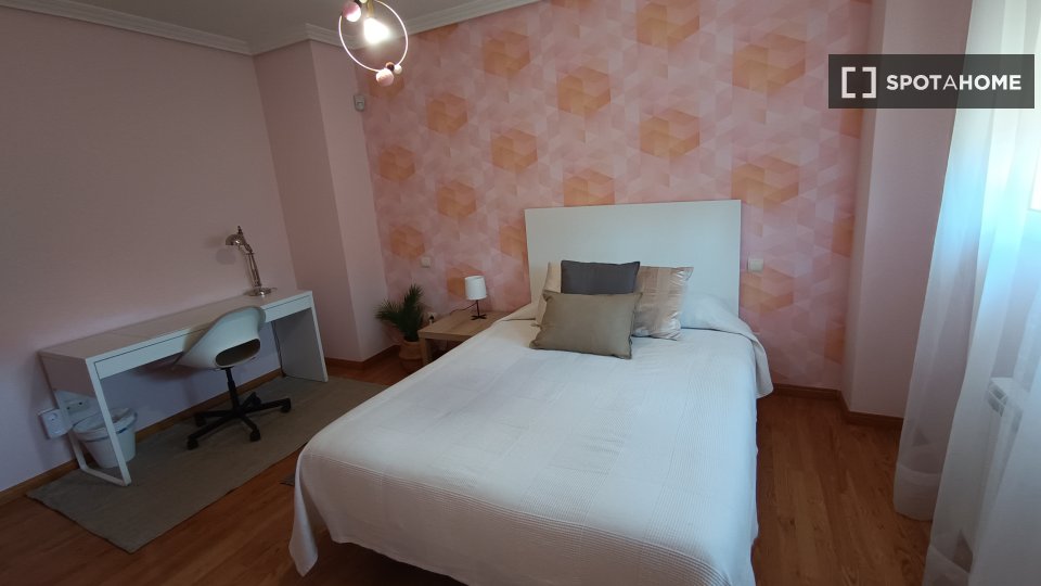 Double room Madrid, 5 beds — photo 16