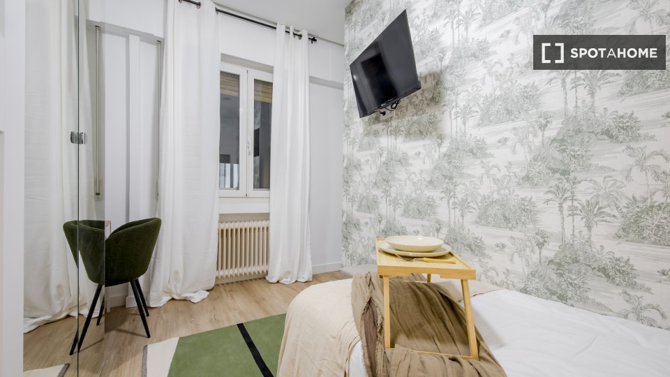 Double room Madrid, 8 beds — photo 11