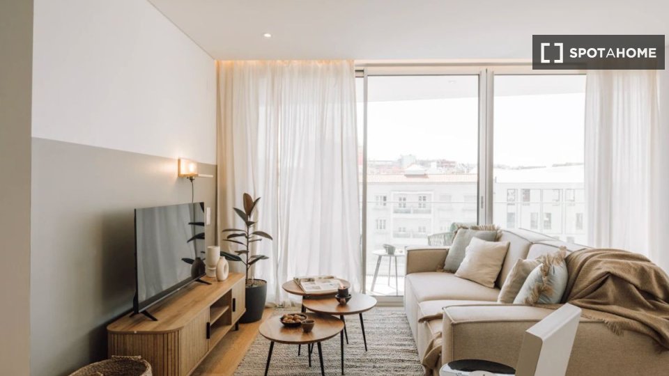 Apartment Lisbon, 2 beds — photo 17