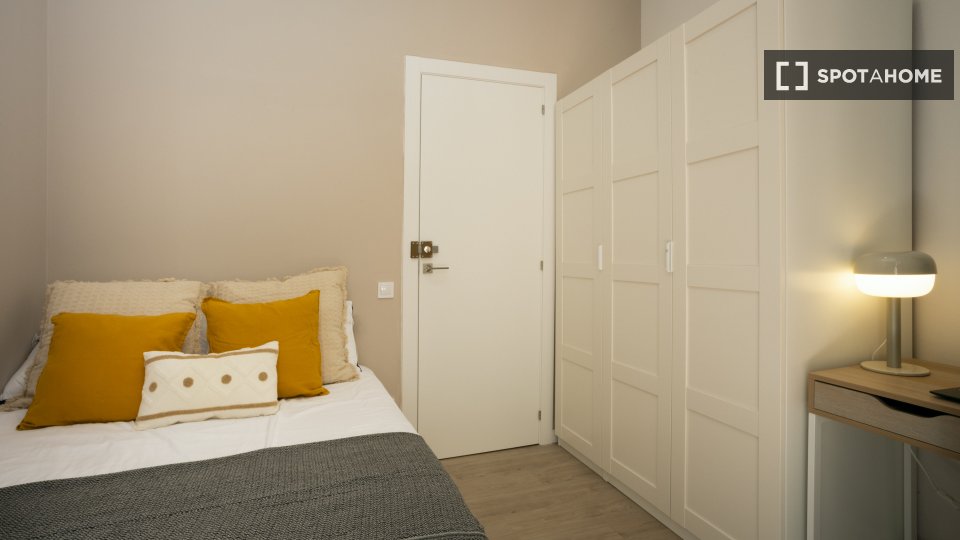 Double room Barcelona, 10 beds, 210m² — photo 5