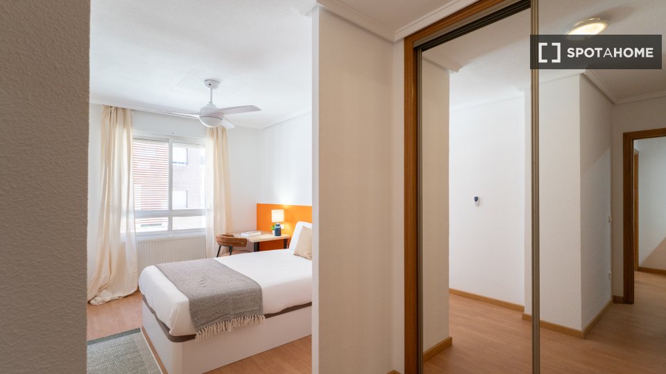 Double room Madrid, 5 beds — photo 10
