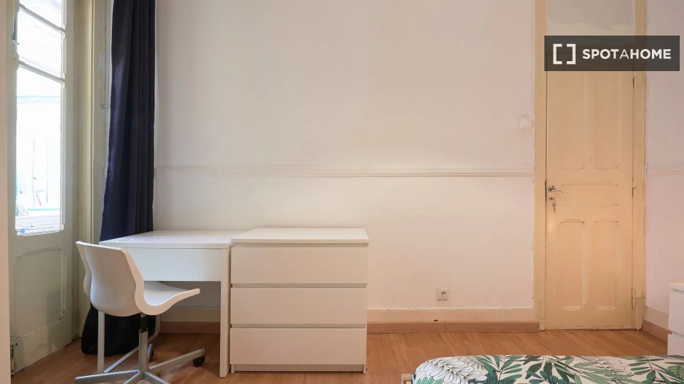 Double room Lisbon, 4 beds — photo 2