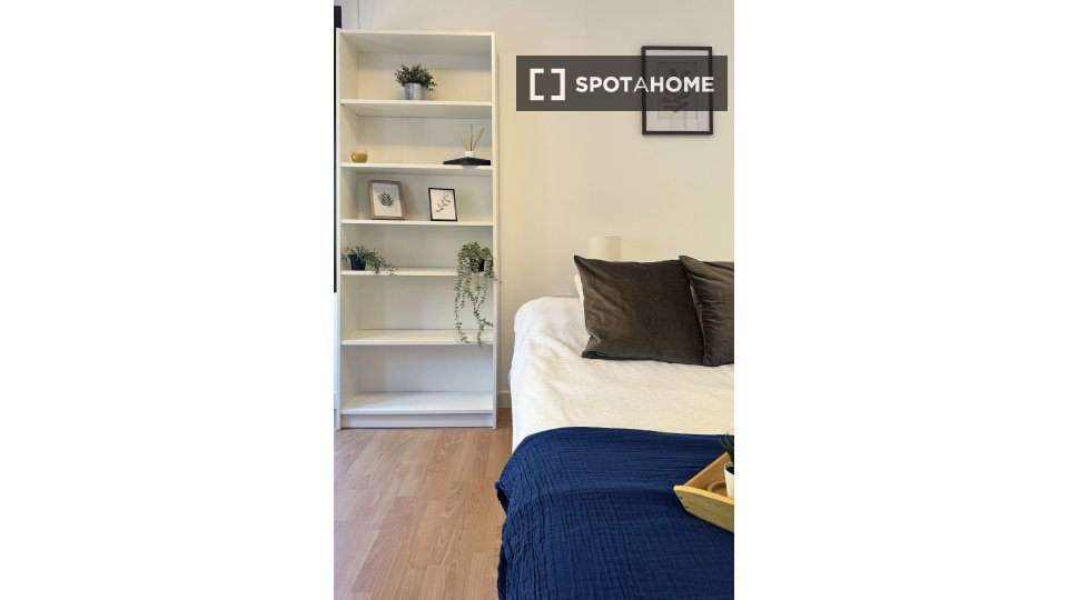 Double room Madrid, 6 beds, 150m² — photo 14
