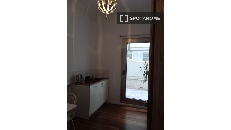 Double room Valencia, 3 beds, 135m² — photo 3
