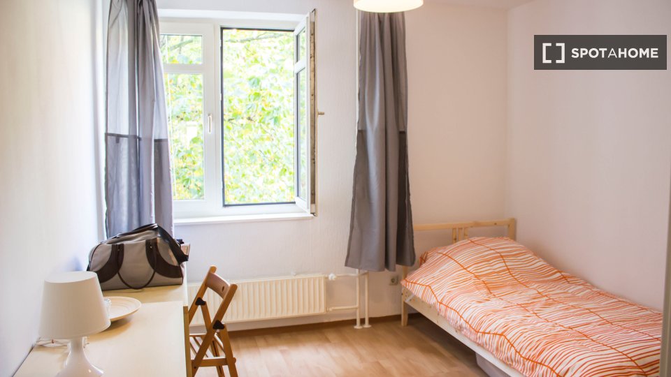 Double room Berlin, 4 beds, 81m² — photo 1