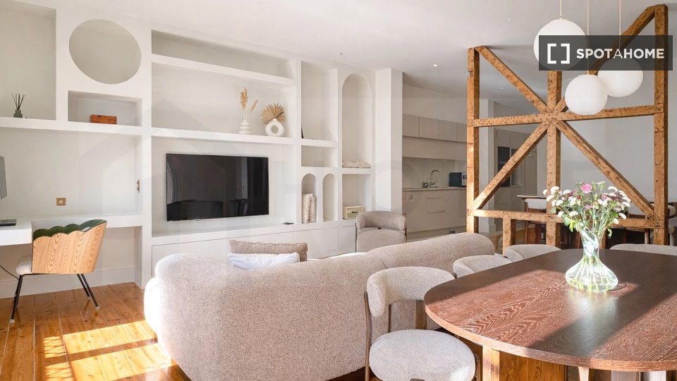 Apartment Lisbon, 3 beds, 180m² — photo 10