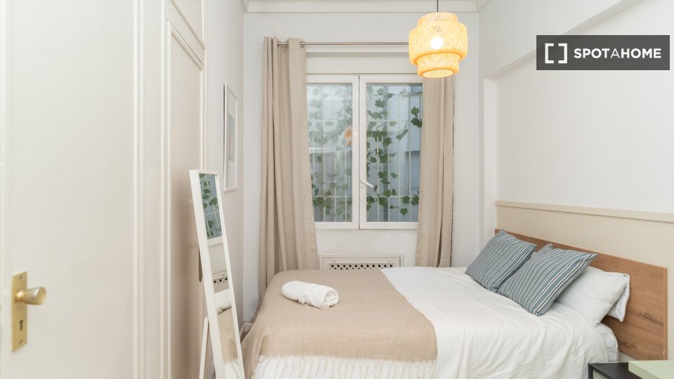 Double room Madrid, 6 beds — photo 35