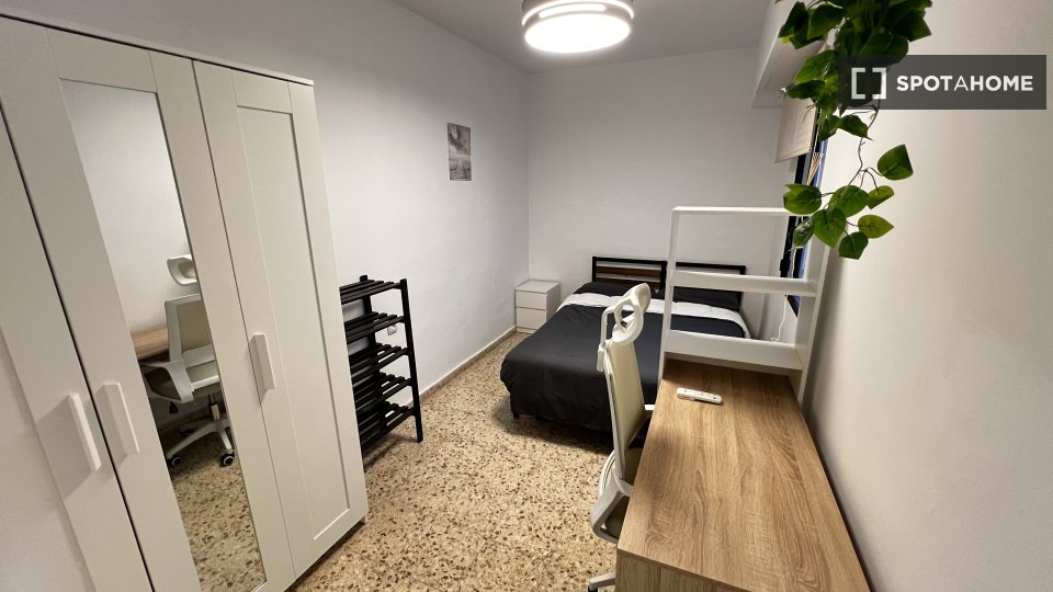 Double room Valencia, 5 beds — photo 21
