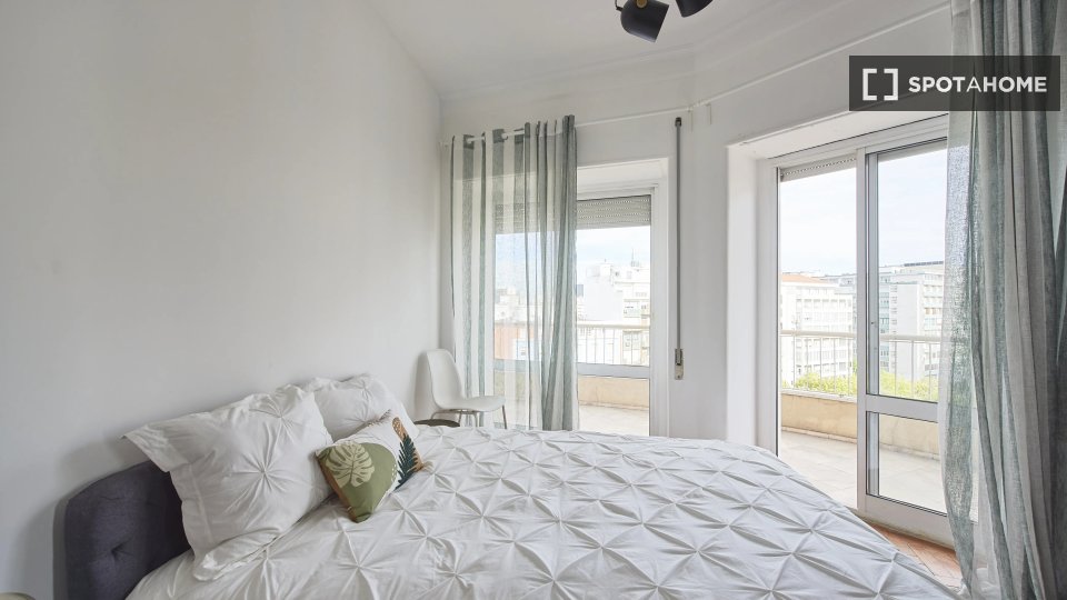 Double room Lisbon, 6 beds — photo 2