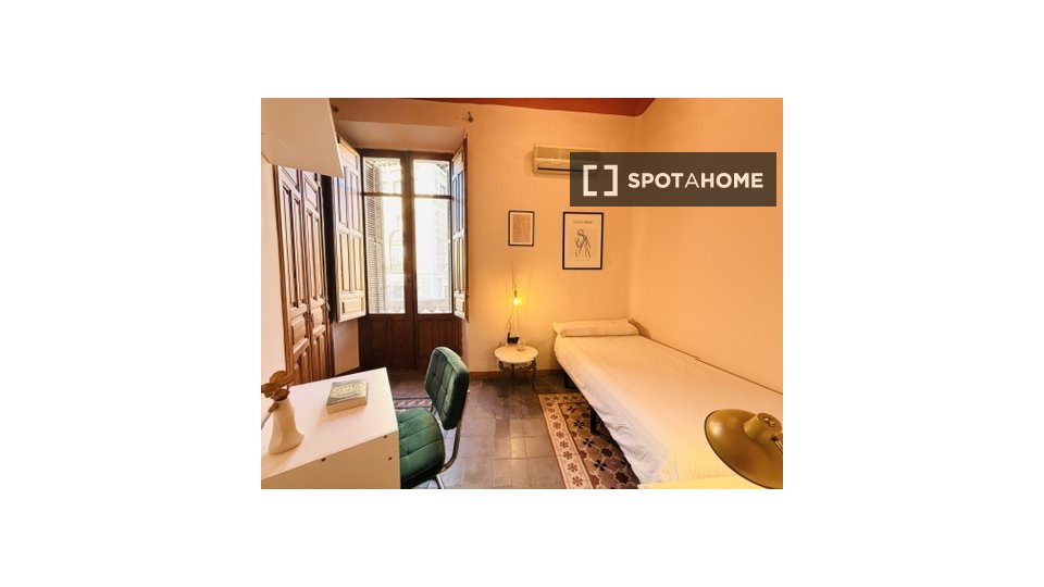 Double room Granada, 1 bed — photo 9