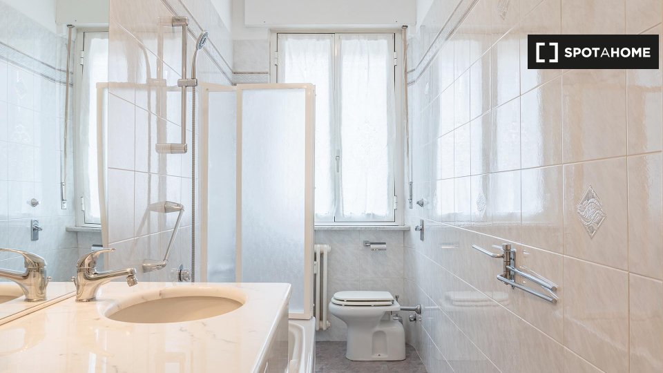 Double room Milan, 4 beds, 90m² — photo 15