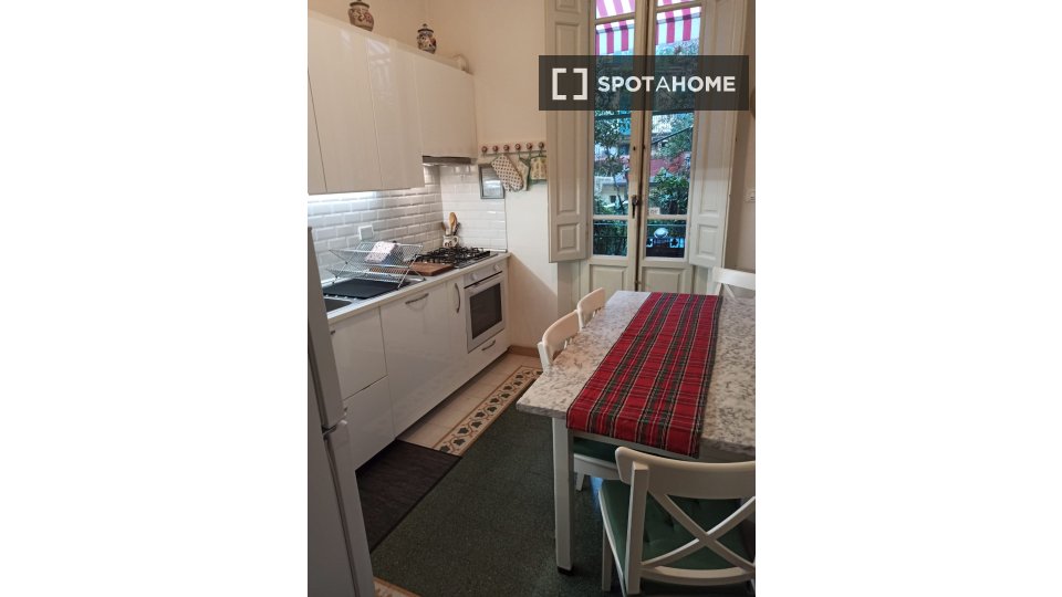Double room Florence, 3 beds, 160m² — photo 17