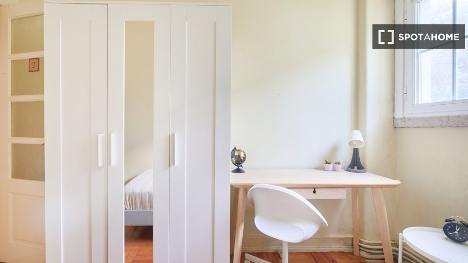 Double room Lisbon, 6 beds — photo 17