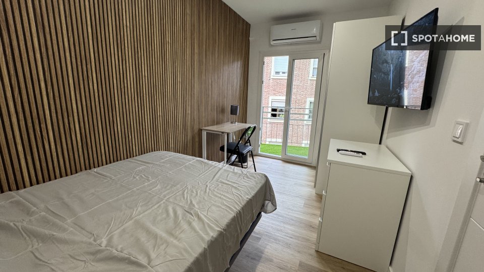 Habitación en piso compartido en alquiler en Ventas, Madrid