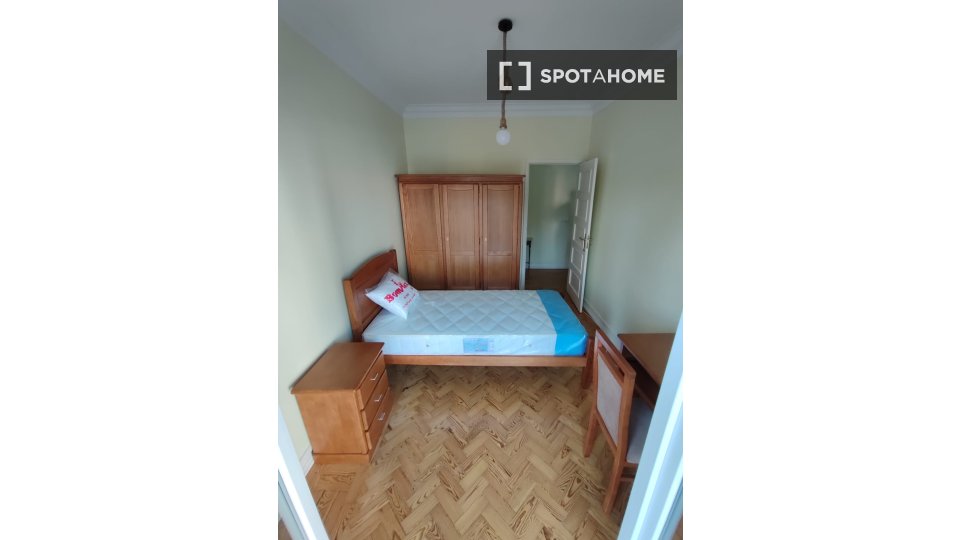 Double room Lisbon, 6 beds, 165m² — photo 12
