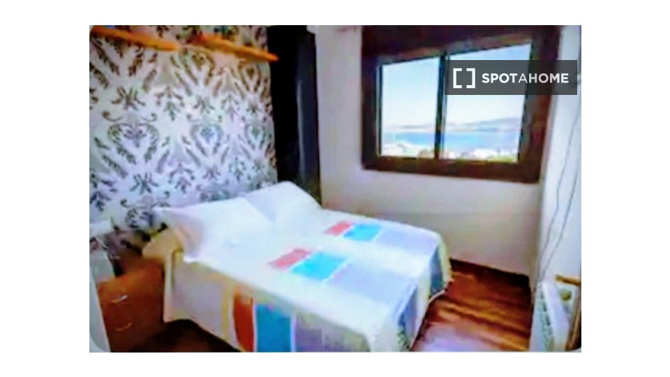 Double room Vigo, 3 beds, 65m² — photo 11