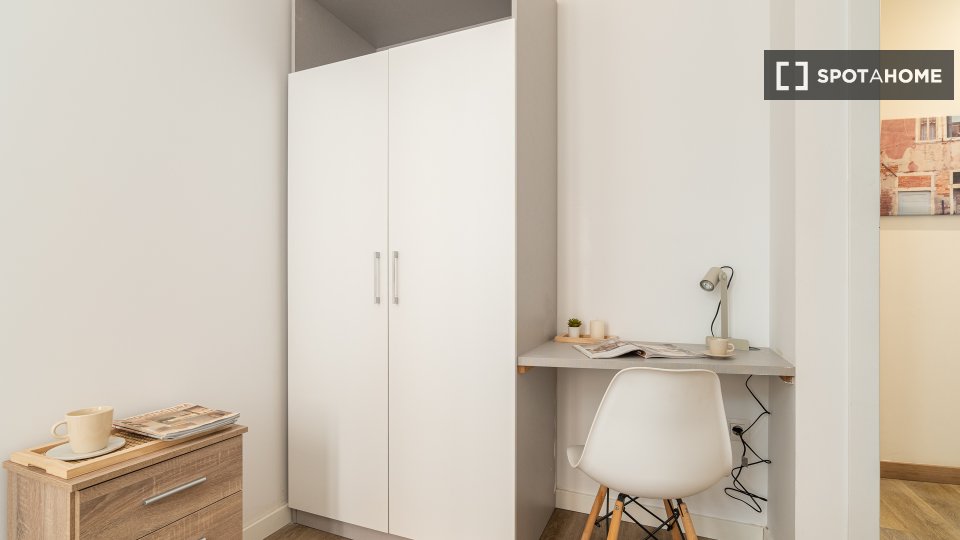 Double room Barcelona, 5 beds, 95m² — photo 15