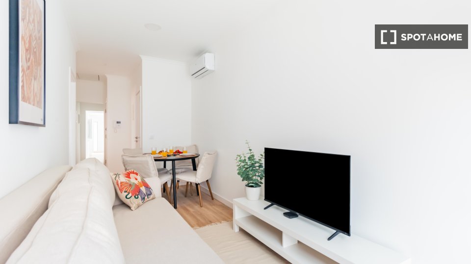 Apartment Lisbon, 2 beds — photo 13