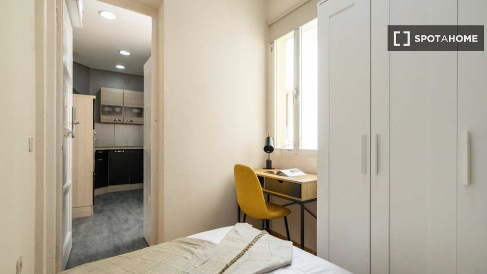 Double room Madrid, 7 beds — photo 30