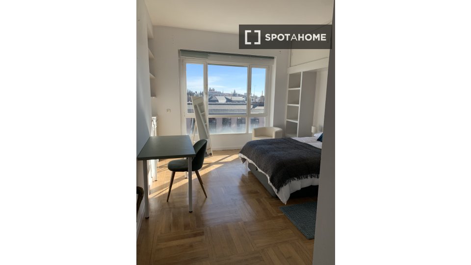 Double room Madrid, 6 beds — photo 18