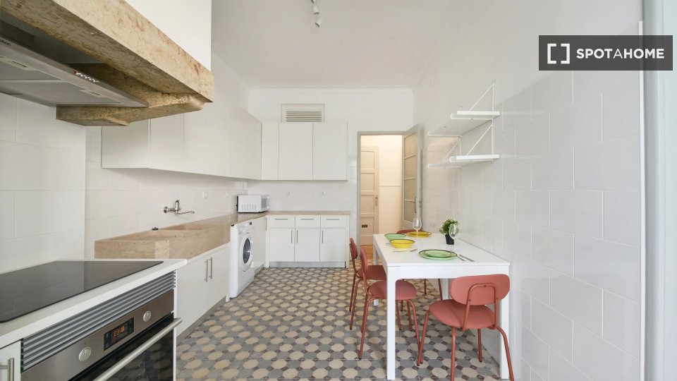 Double room Lisbon, 7 beds — photo 8