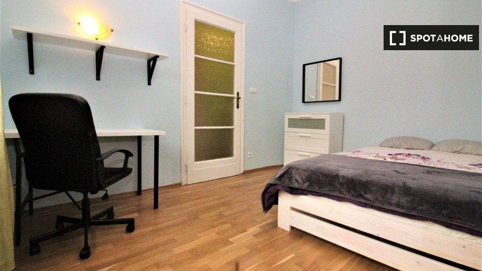 Double room Krakow, 3 beds — photo 1