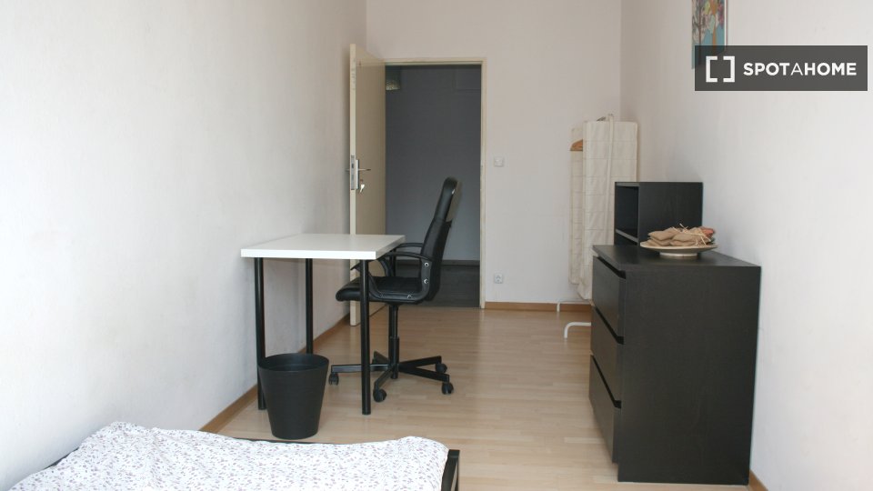 Double room Berlin, 6 beds, 158m² — photo 18