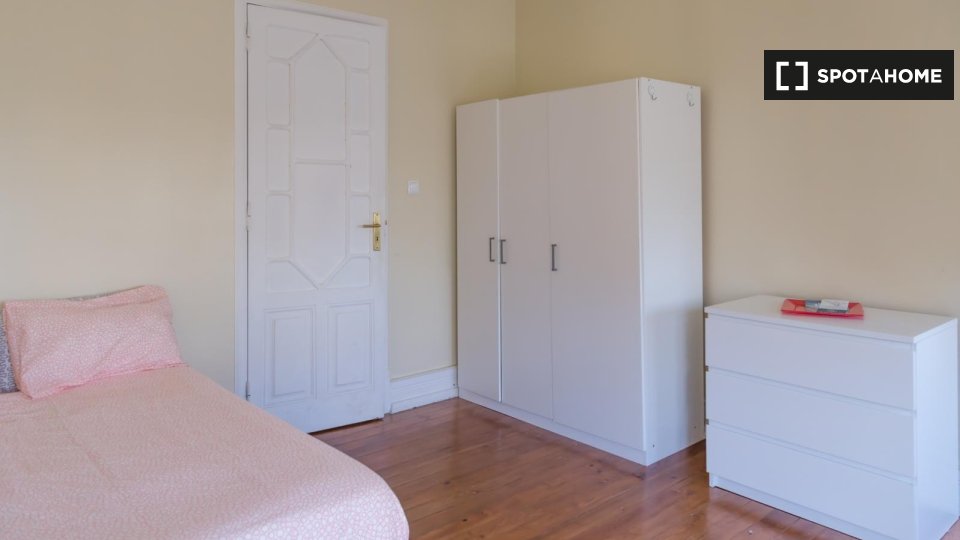 Double room Lisbon, 7 beds — photo 19