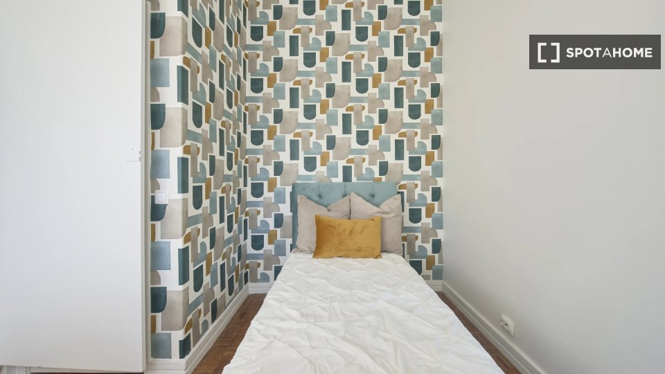 Double room Lisbon, 7 beds — photo 12
