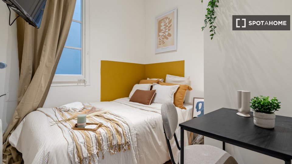 Double room Barcelona, 5 beds, 100m² — photo 49