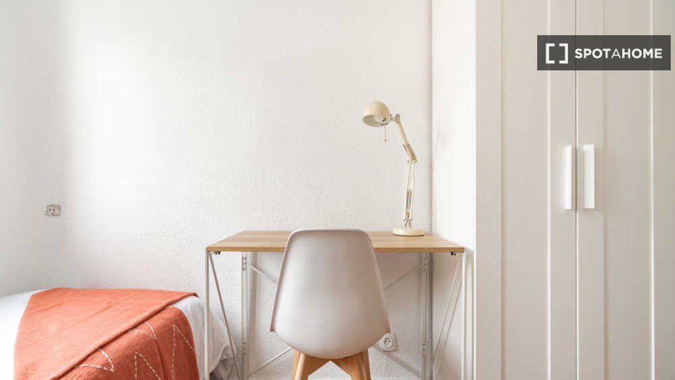 Double room Madrid, 6 beds — photo 40