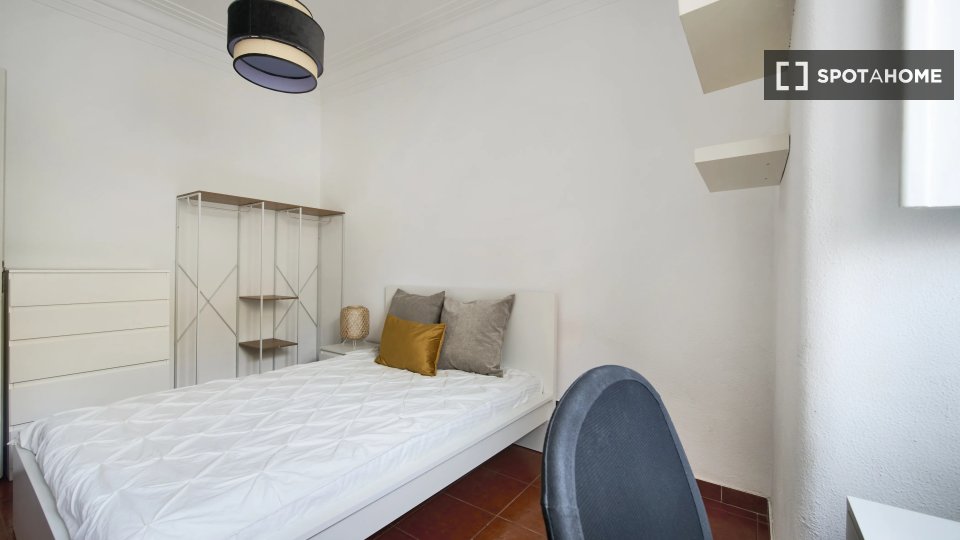 Double room Lisbon, 4 beds — photo 3