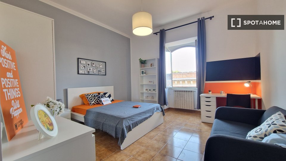 Double room Rome, 3 beds — photo 22